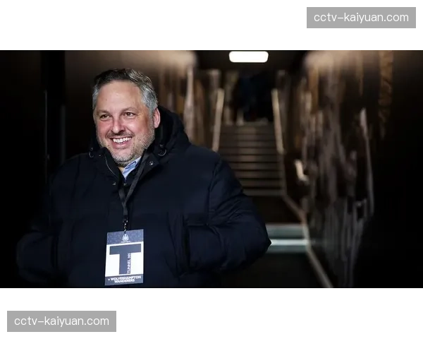 塞维利亚体育总监蒙奇:我们仍在为欧战目标努力,夏窗计划取决于最终排名 塞维利亚体育总监蒙奇:我们仍在为欧战目标努力,夏窗计划取决于最终排名