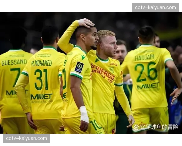 消息:法甲官方宣布,下赛季起将试行比赛日大名单增至23人。 消息:法甲官方宣布,下赛季起将试行比赛日大名单增至23人。